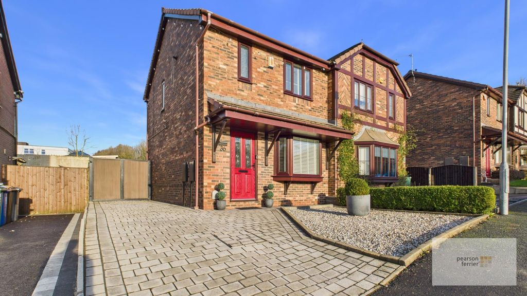 Property photo 1 of 18