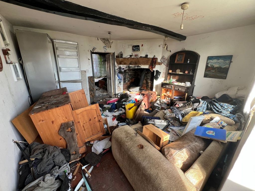 Property photo 3 of 5