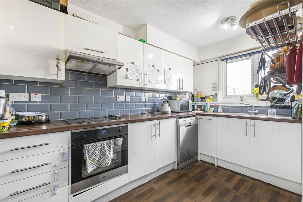 Property photo 2 of 21 2