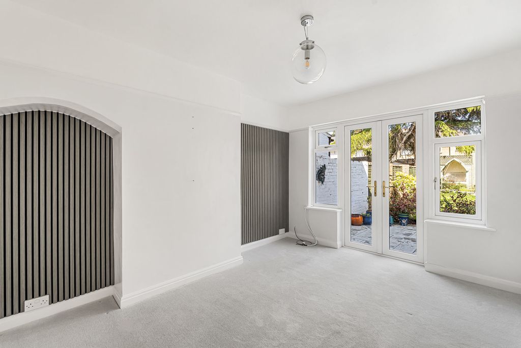 Property photo 3 of 11 Reception Room