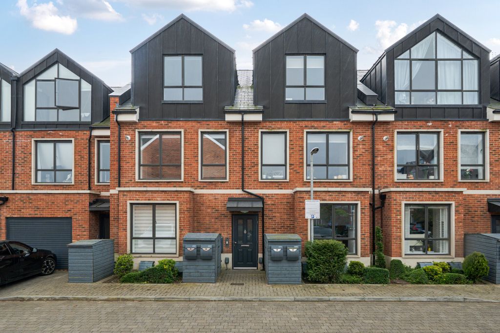 Property photo 1 of 17 Exterior