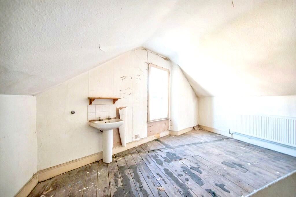 Property photo 3 of 28
