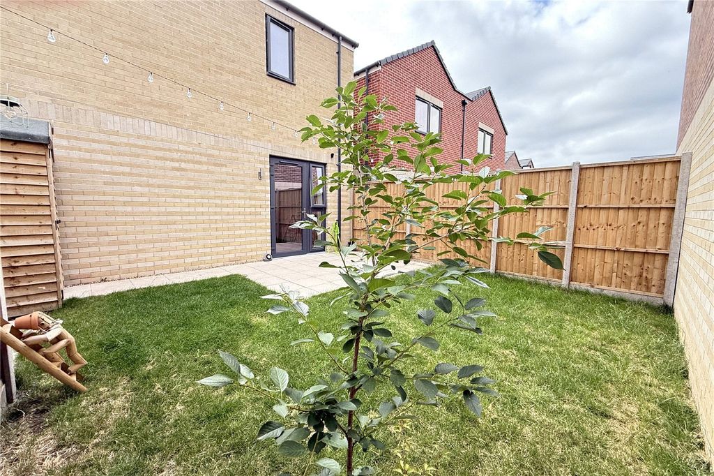 Property photo 3 of 11 Rear View