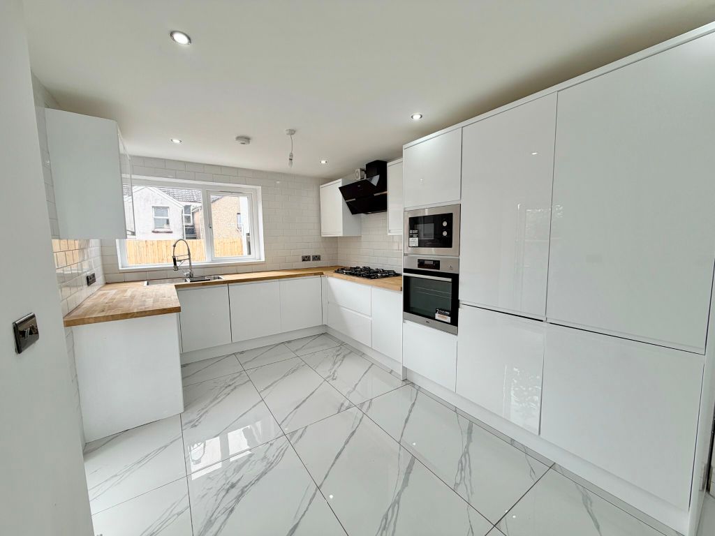 Property photo 1 of 34
