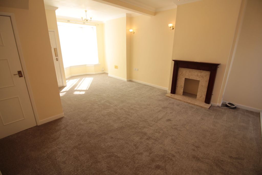 Property photo 3 of 11 Img_3453