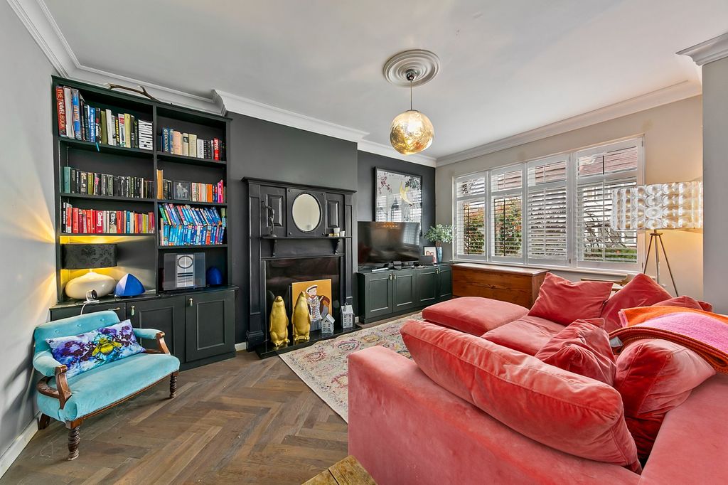 Property photo 2 of 19 Picture No. 16