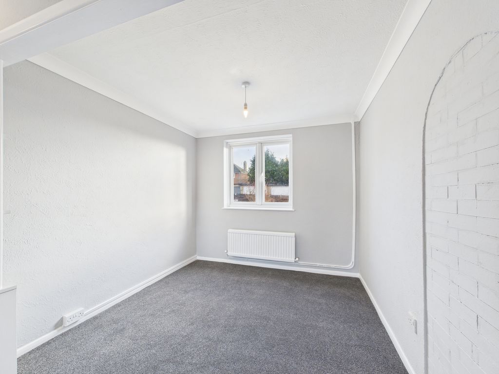 Property photo 3 of 8 Dining Area