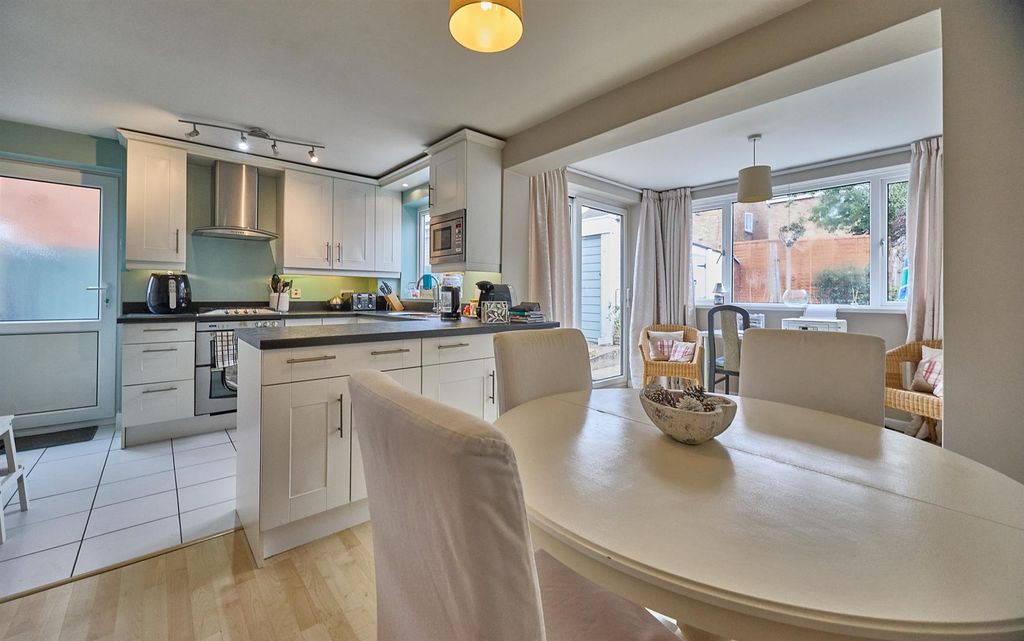 Property photo 3 of 14 5 Squires Green Bb 8.Jpg