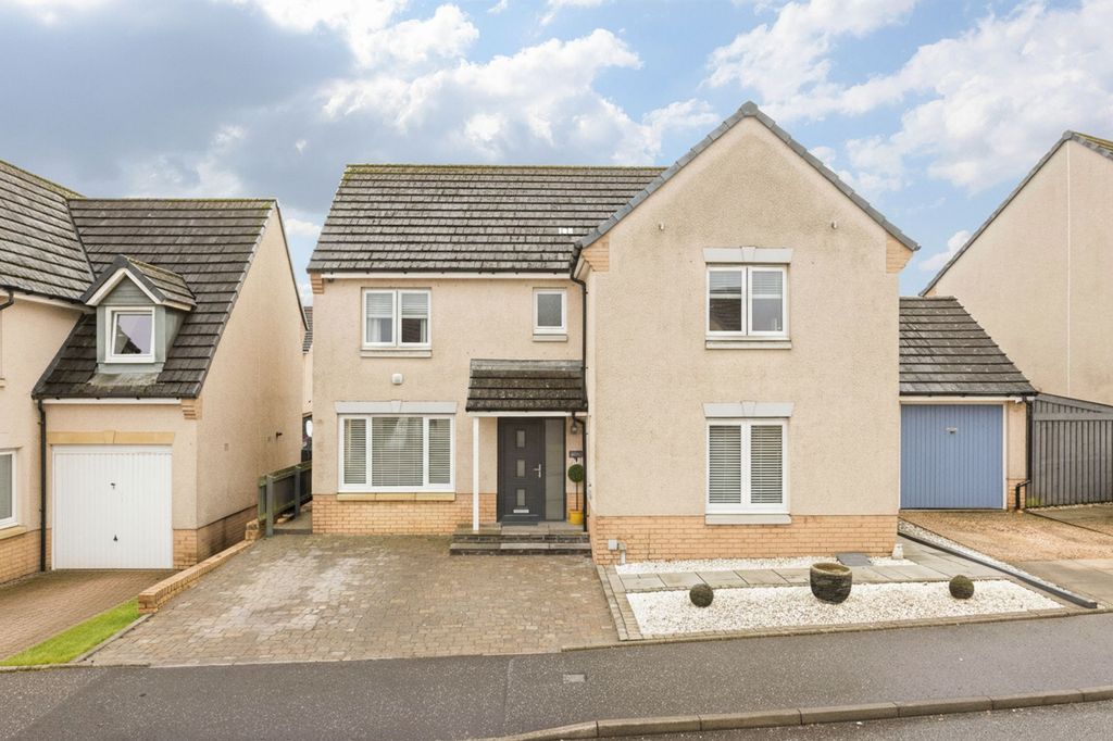 Property photo 1 of 47 Front External