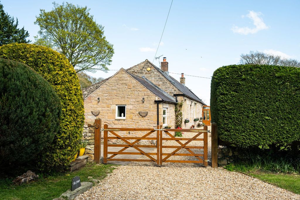 Property photo 2 of 31