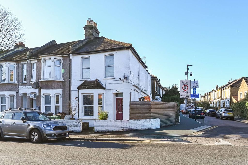 Property photo 1 of 9