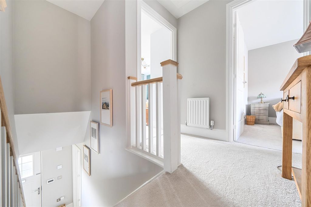 Additional image 11 of 3 bed property for saleLowsley Farm Drive, Liphook GU30