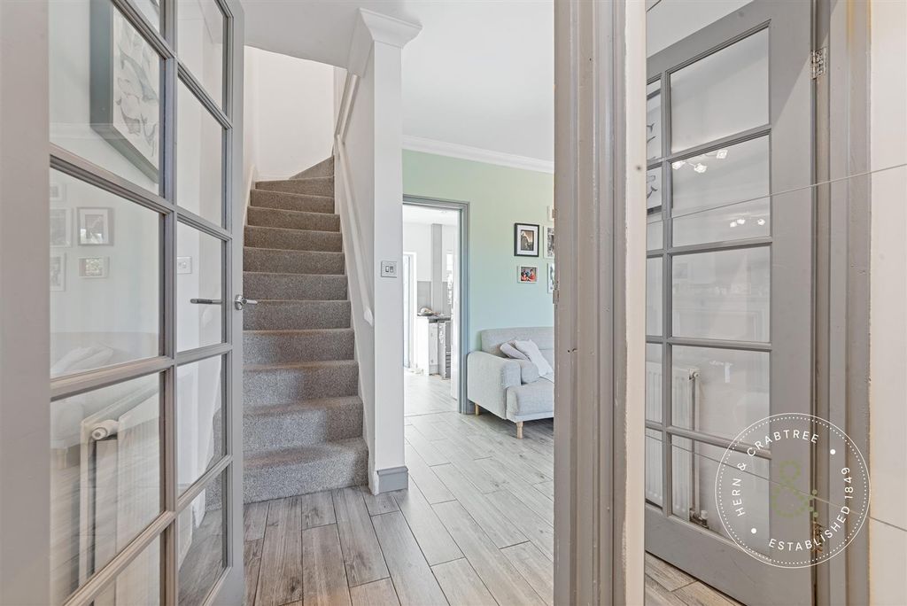Property photo 2 of 28 Muirton-Road-02.Jpg