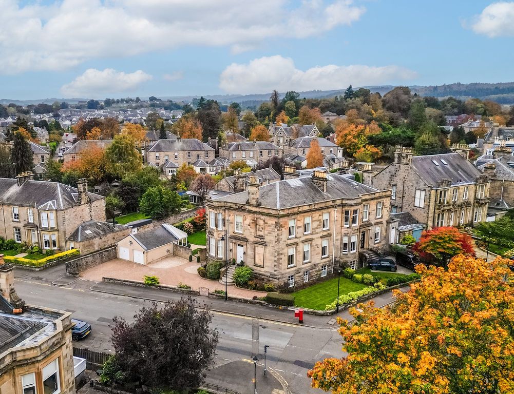 Property photo 1 of 35