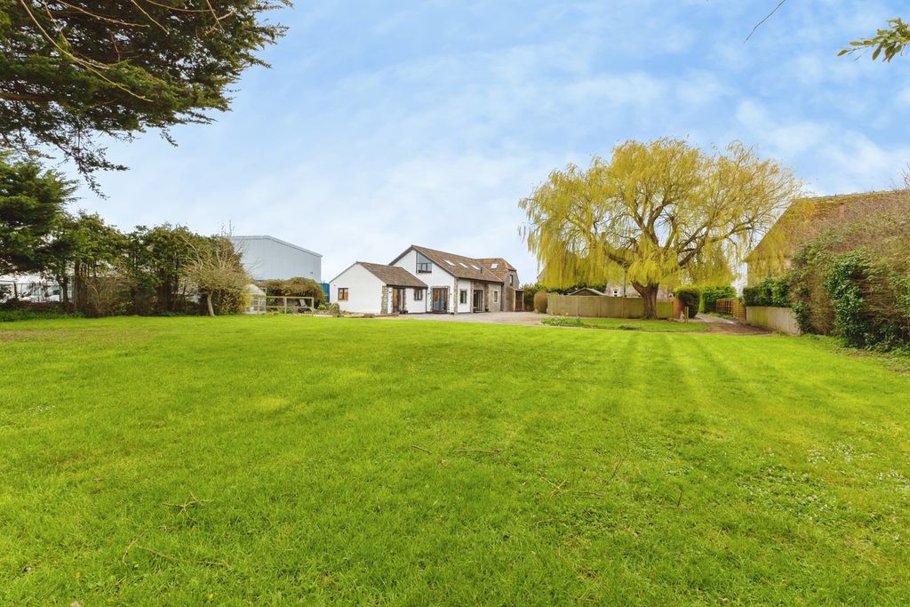 Property photo 2 of 20 Pbox-Img.Jpg