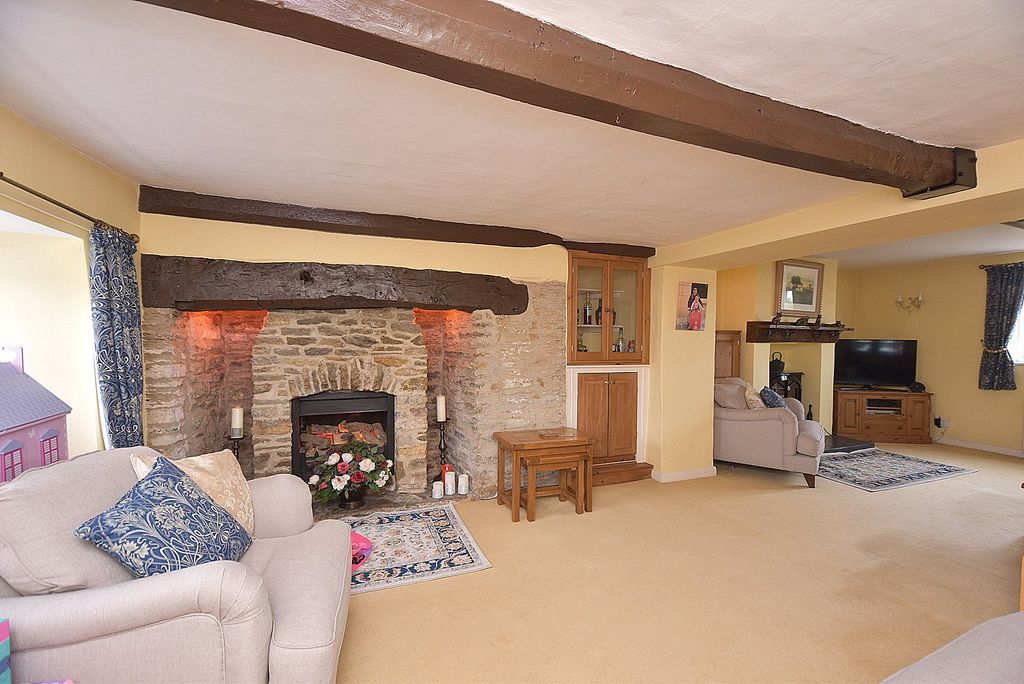 Property photo 3 of 24 Picture No. 10