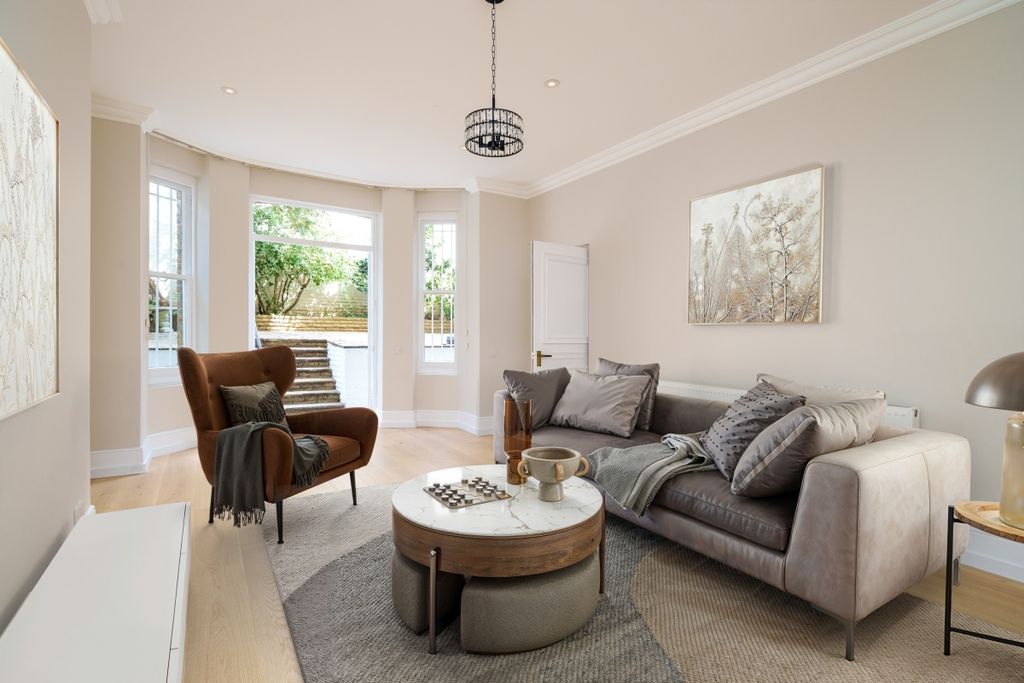 Property photo 1 of 15 Roland Gardens 16...