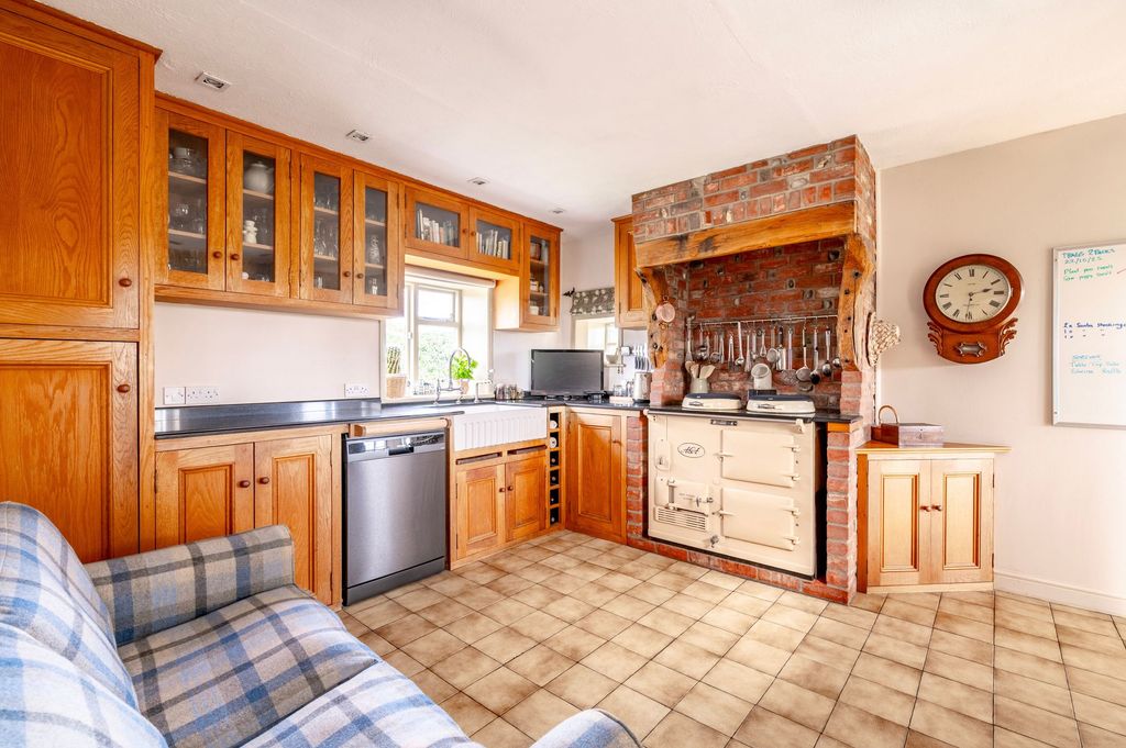 Property photo 3 of 26