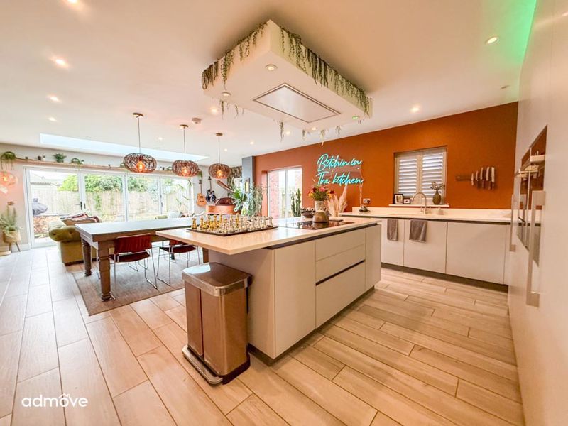 Property photo 2 of 41 Photo 34