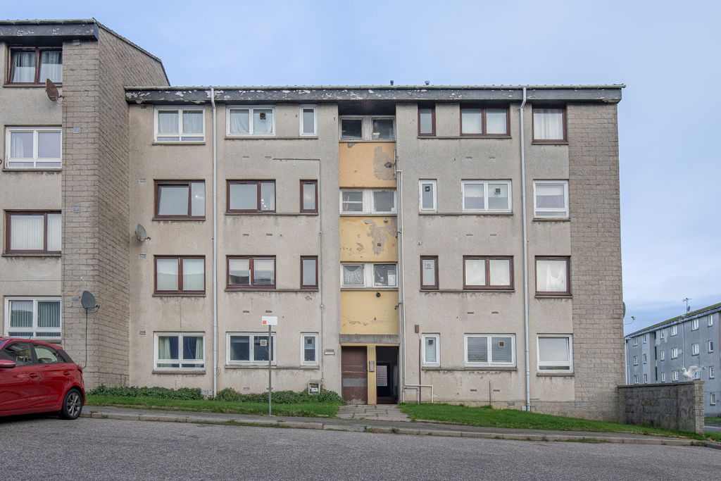 Property photo 1 of 9 Exterior