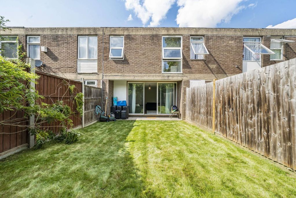 Property photo 3 of 12