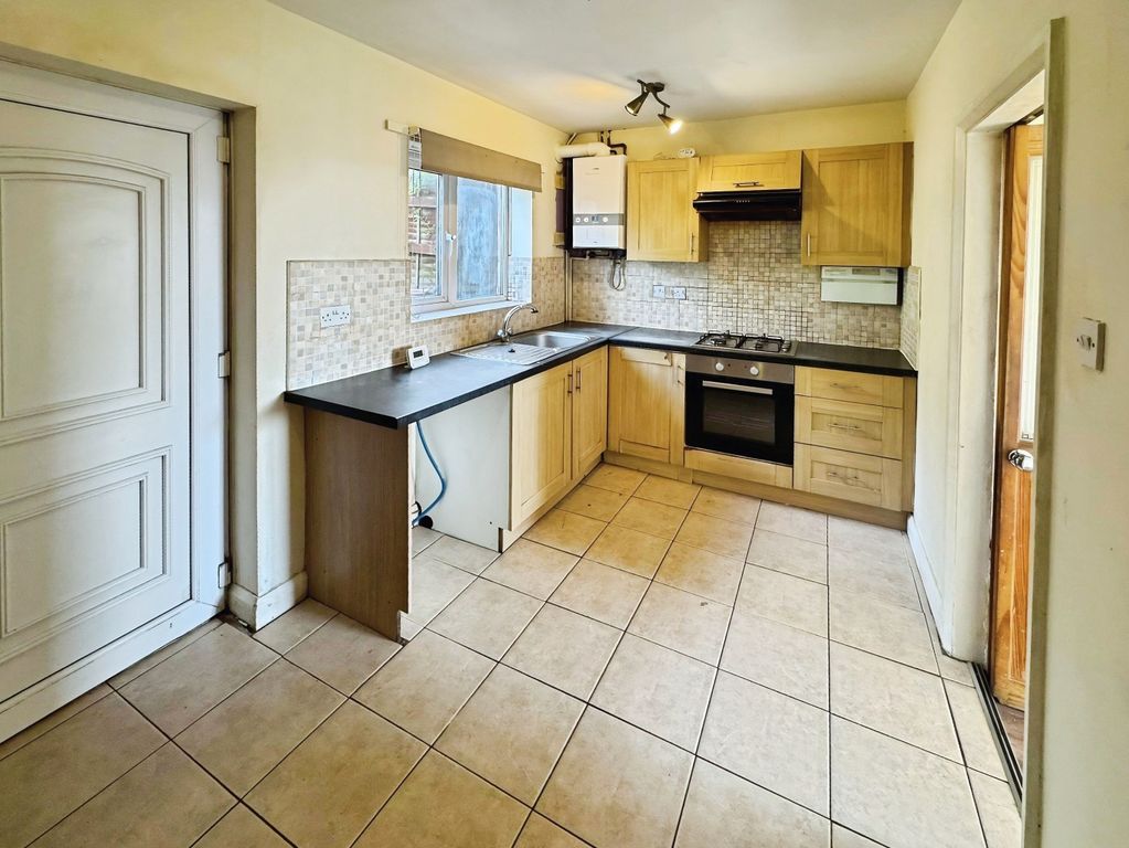 Property photo 3 of 12 11A07A8c-32286651-Fff8-47A2-8671-B79c76Bfa711