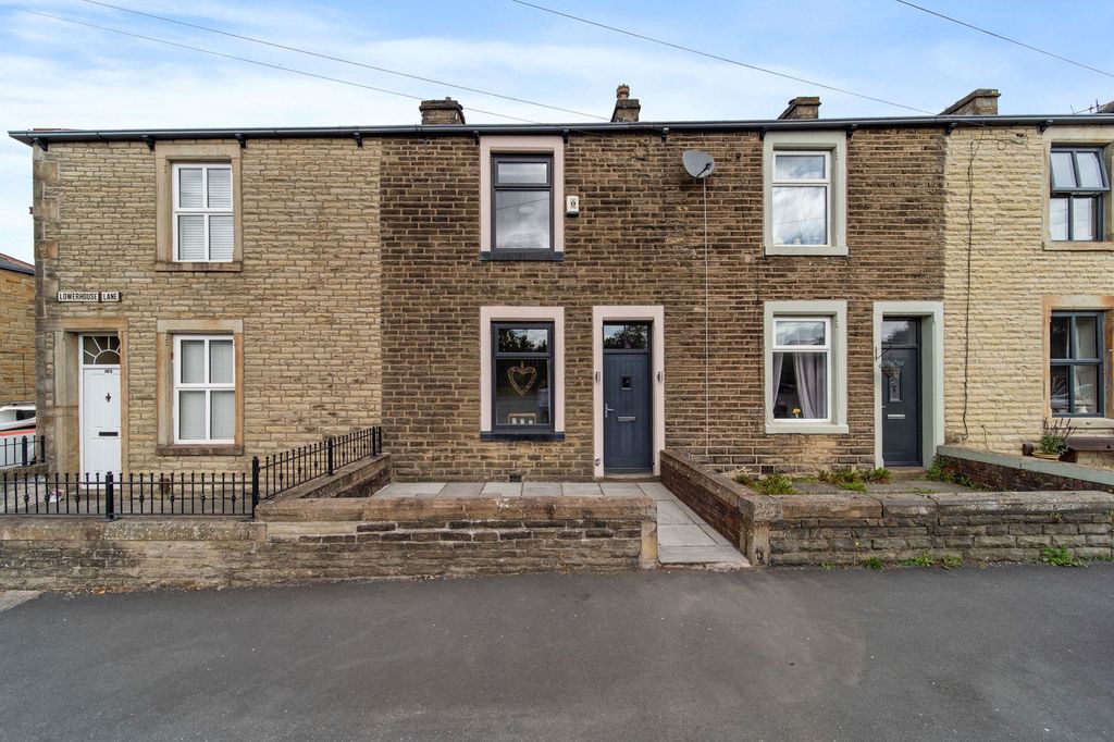Property photo 1 of 28