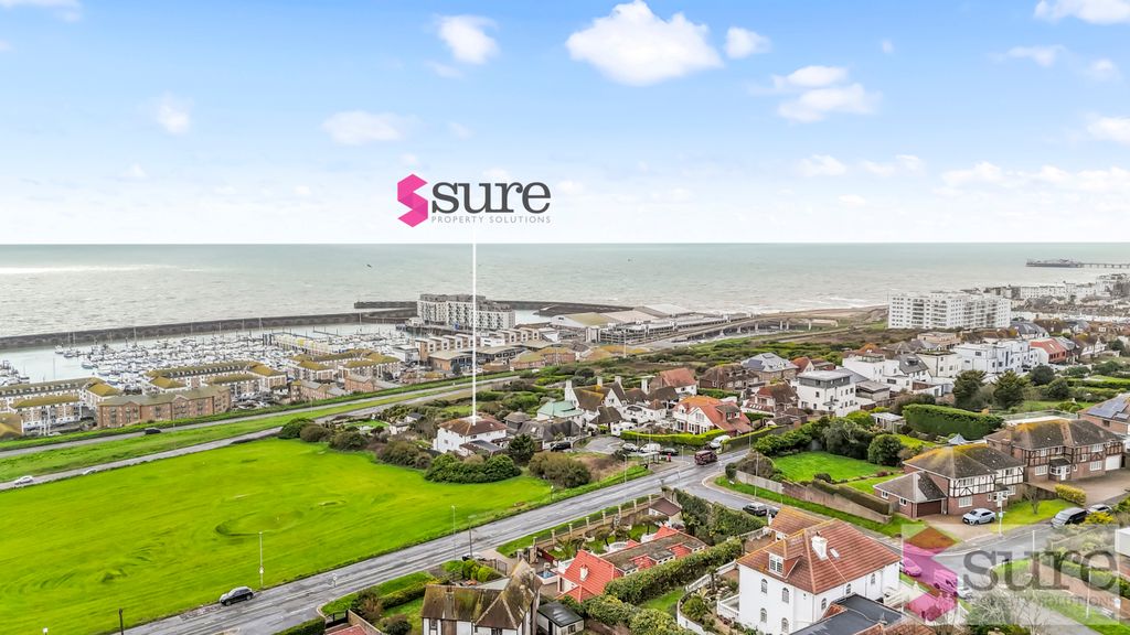 Property photo 1 of 33