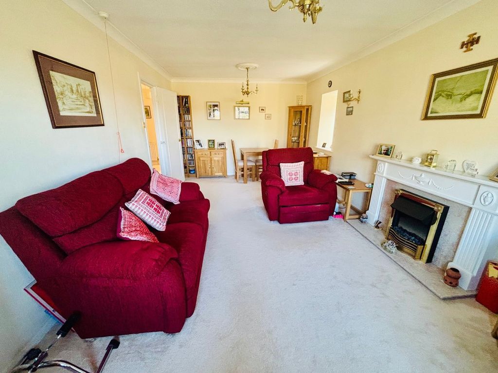 Property photo 3 of 13