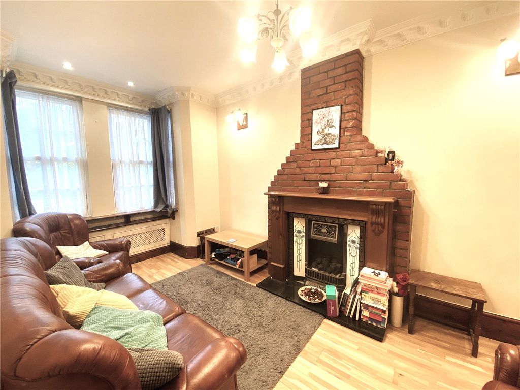 Property photo 2 of 16 Picture No. 24