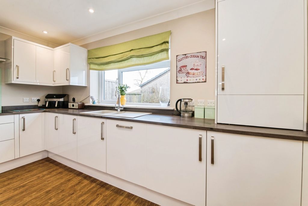 Property photo 3 of 22 Pbox-Img.Jpg