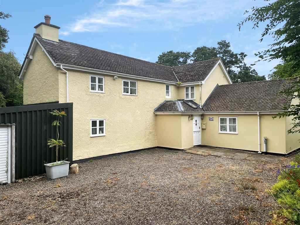 Property photo 1 of 12 9015897-97949-133679452148112093-A456Dd9B-Ecd4-F66
