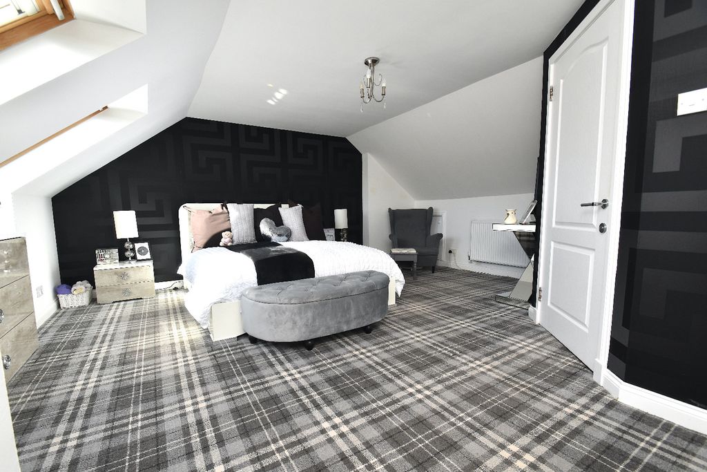 Property photo 3 of 25 4002375