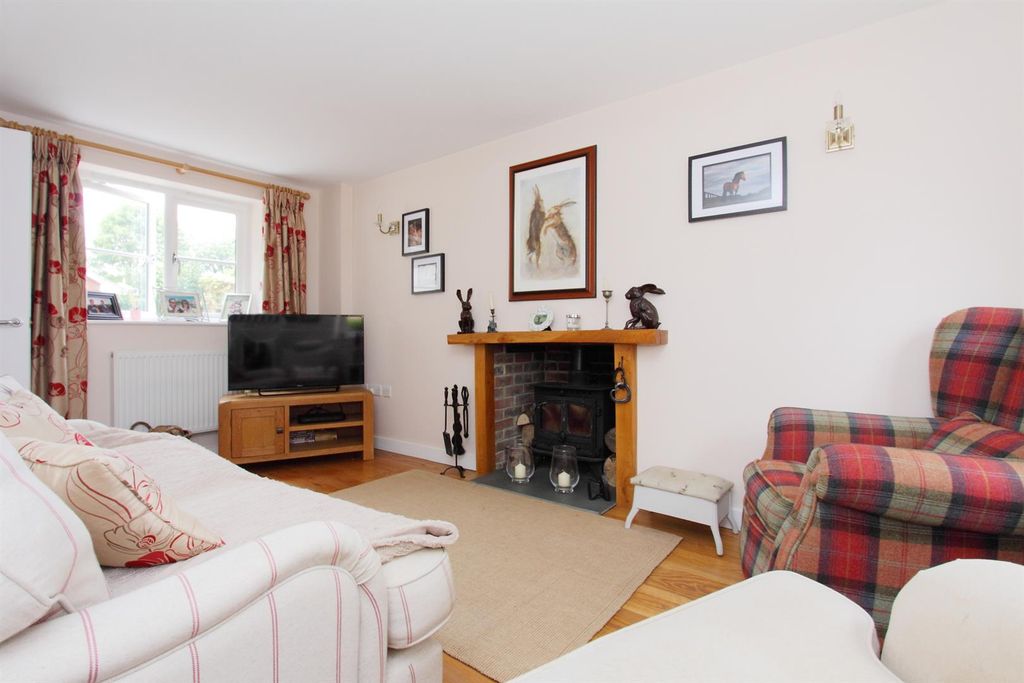 Property photo 3 of 19 Afon, Kimpton