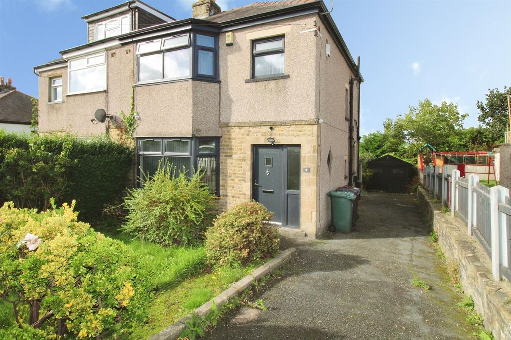 Property photo 1 of 18 External