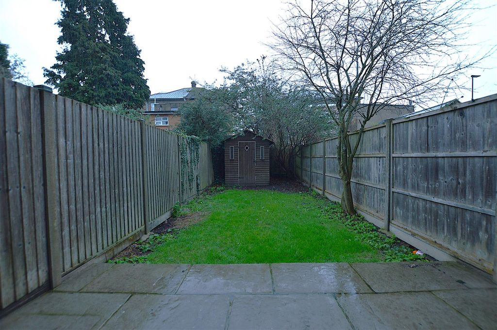 Property photo 3 of 9 1B Pownall Road Garden.Jpg