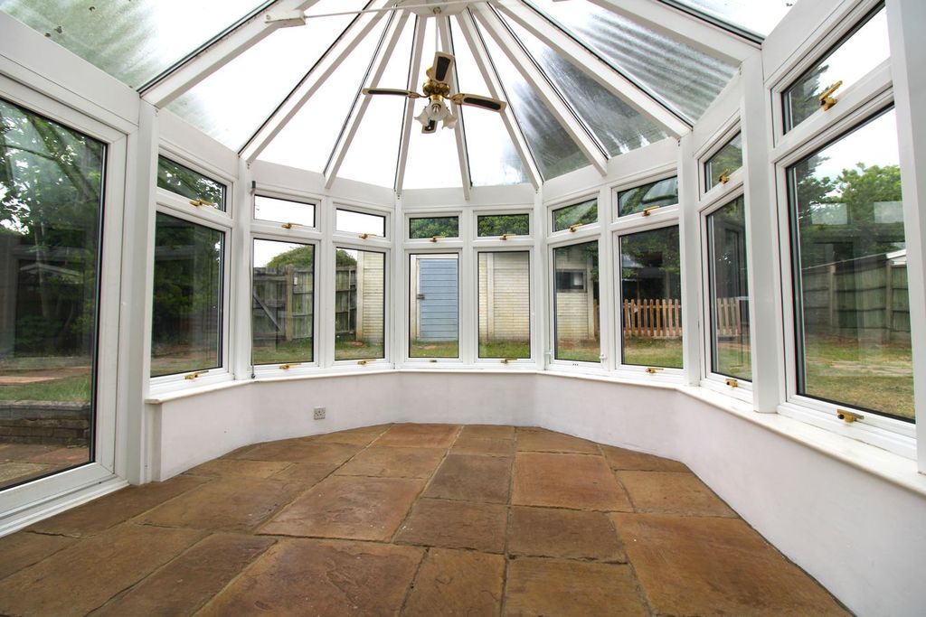 Property photo 2 of 17 Conservatory