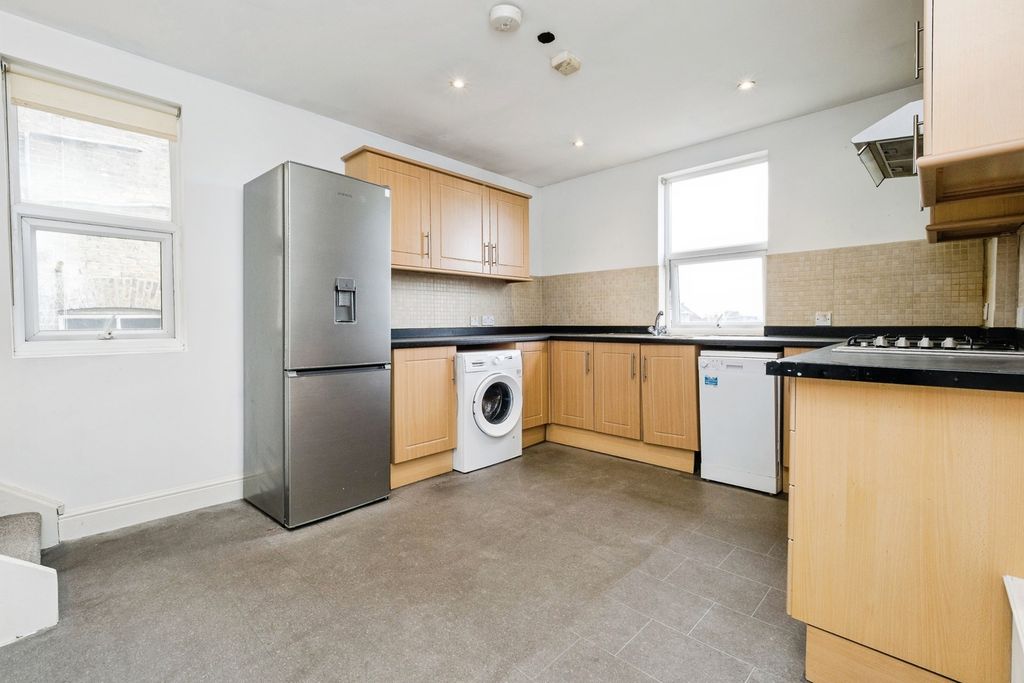 Property photo 2 of 20 Pbox-Img.Jpg