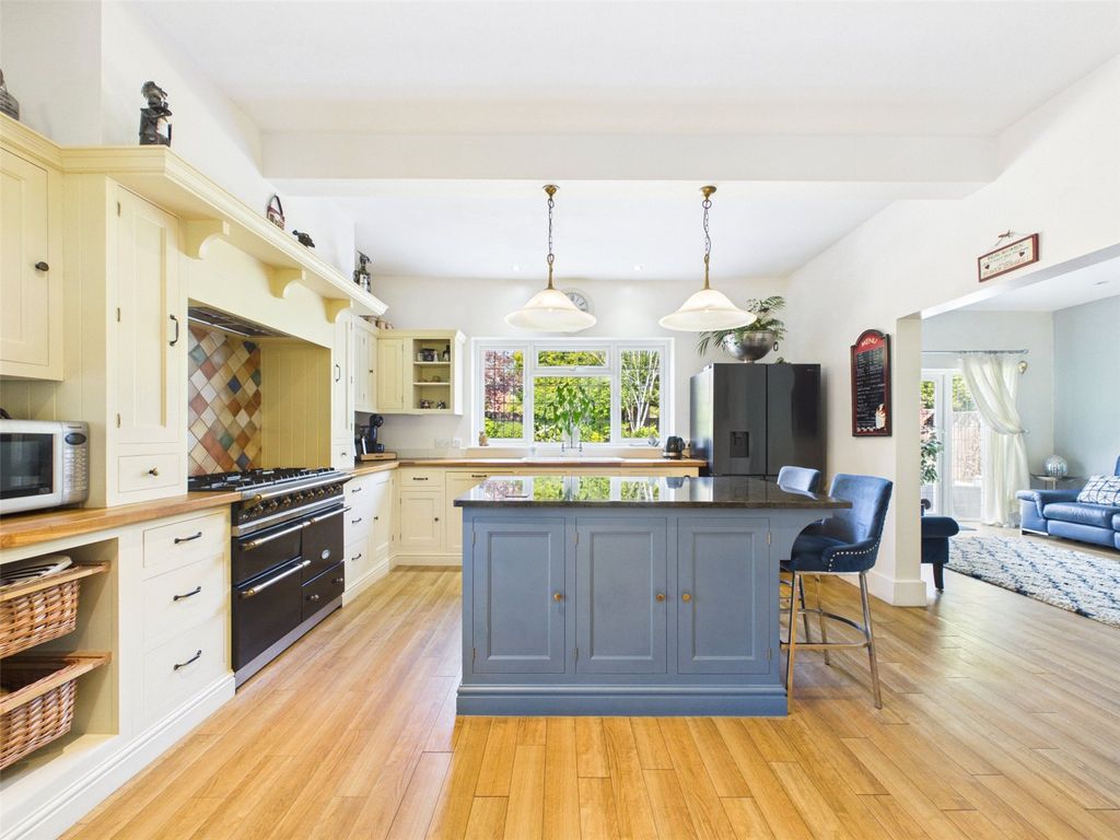 Property photo 3 of 39 Picture No. 52