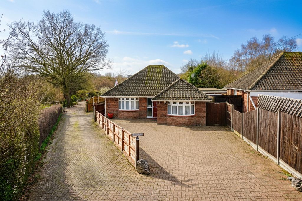 Property photo 1 of 28