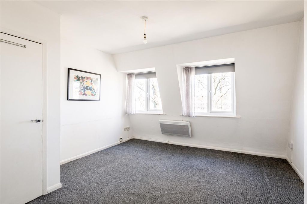 Property photo 2 of 6 Sinclair Road-6.Jpg