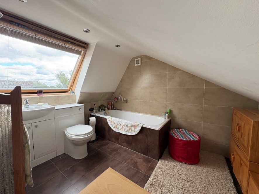 Additional image 11 of 3 bed flat for sale103 Lakeside, Isleham Marina, Fen Bank, Isleham, Ely, Cambridgeshire CB7
