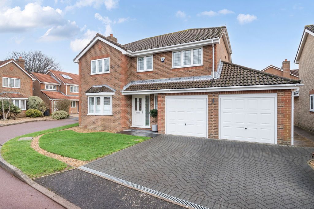 Property photo 1 of 21 Front