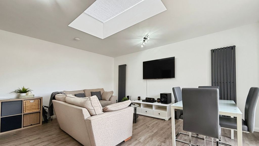 Property photo 3 of 5 596Ffa90-Img_7924...