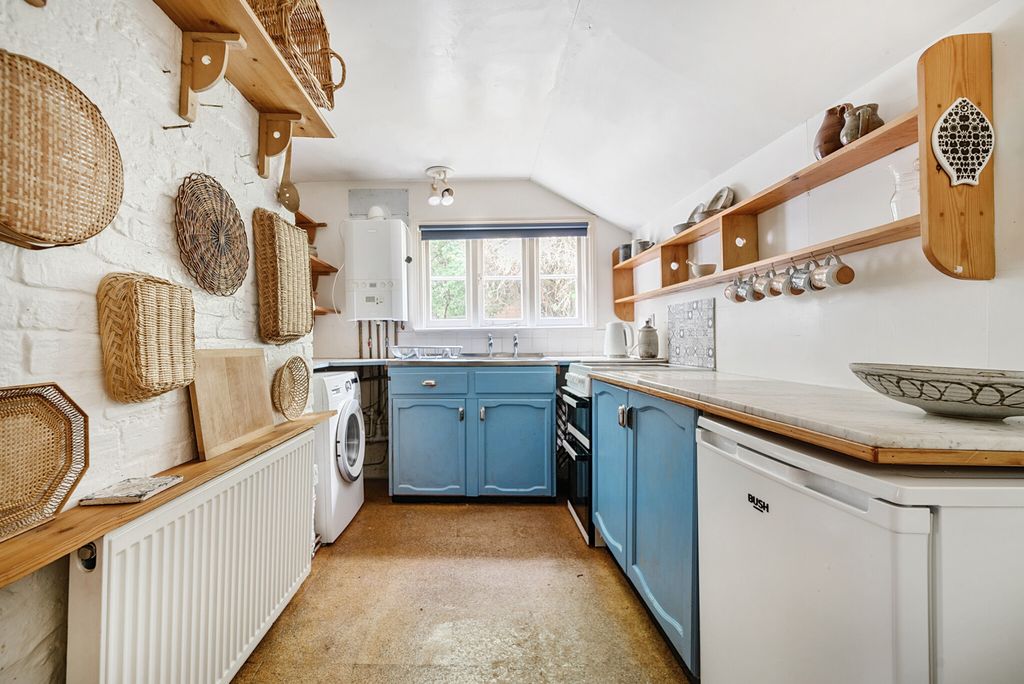 Property photo 3 of 24 33-6821ce65F2838-...