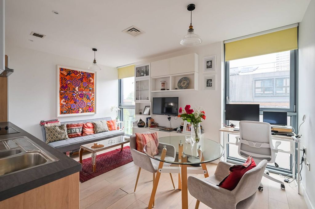 Property photo 1 of 11