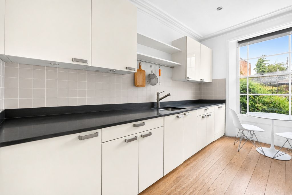 Property photo 3 of 12 Kitchen