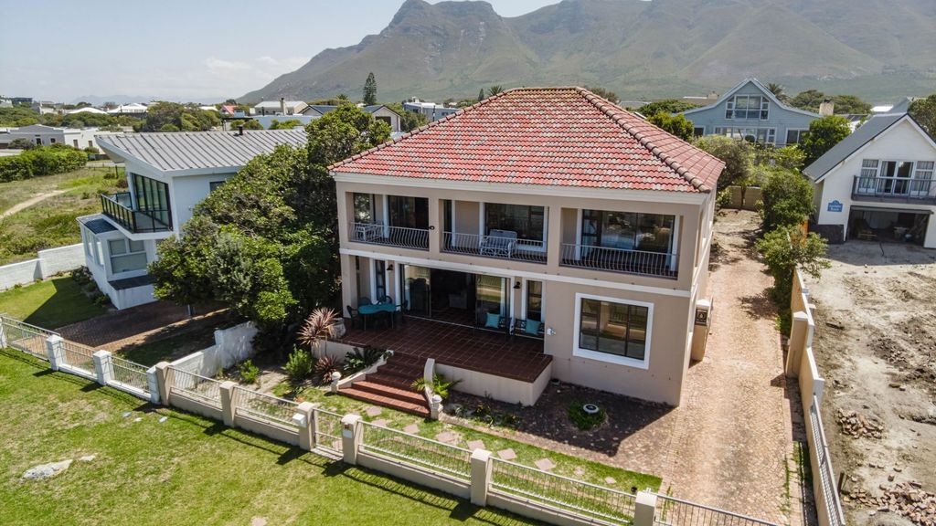 Property photo 2 of 77