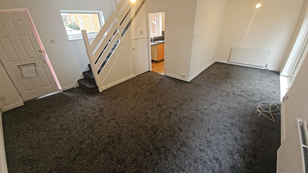 Property photo 2 of 21 Living Room