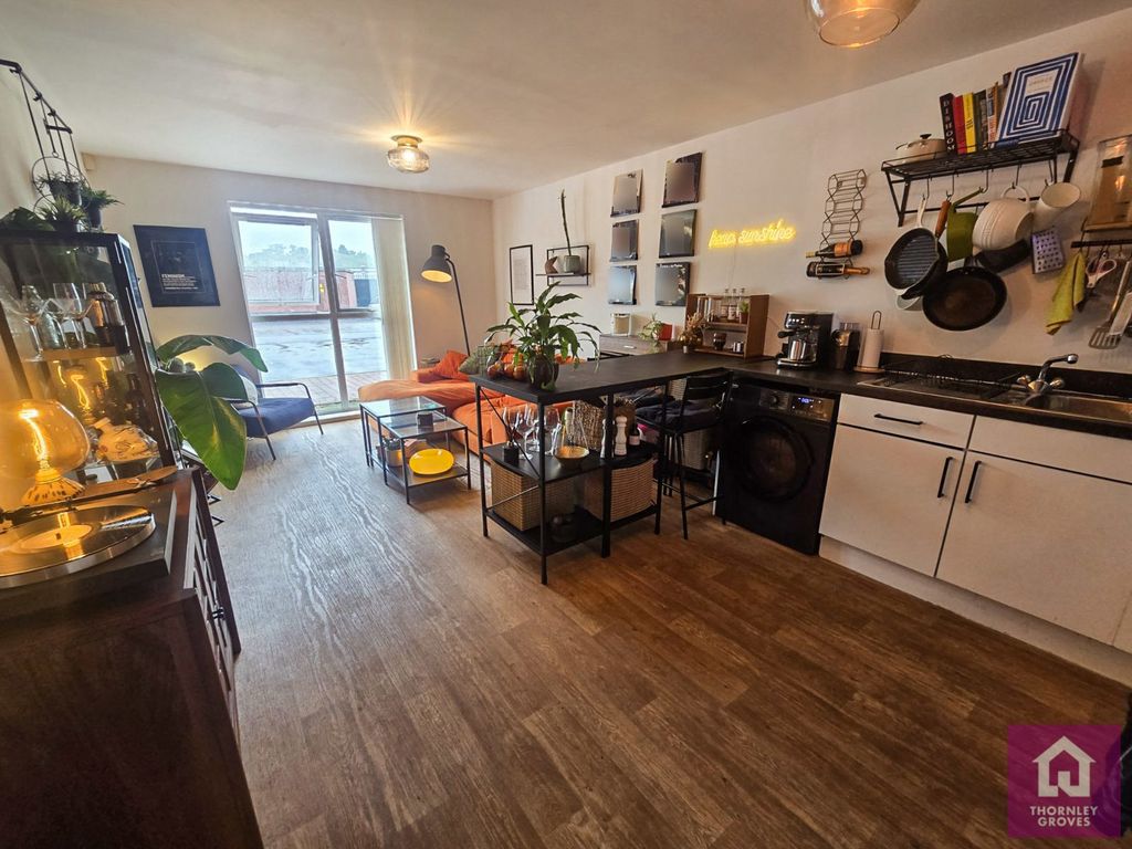 Property photo 2 of 16 Pbox-Img.Jpg